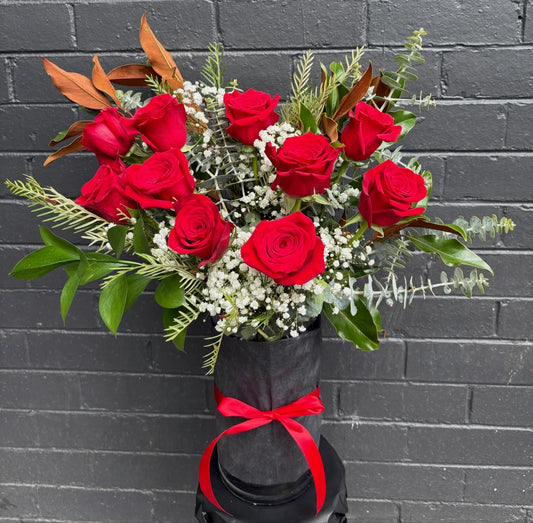 Bouquet of Red Roses with Vase
